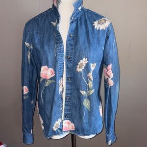 Vintage floral button up laid back denim button down top. #spring#gardengirl#flo